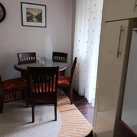 Cozy & Central, 5 Mins To Old Bridge アパート