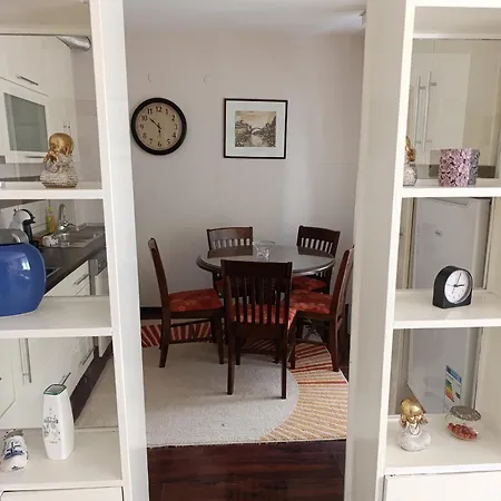 Cozy & Central, 5 Mins To Old Bridge Apartment Mostar