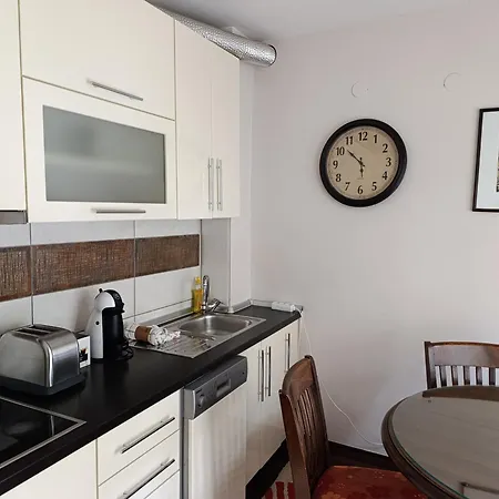 Cozy & Central, 5 Mins To Old Bridge Apartment Mostar