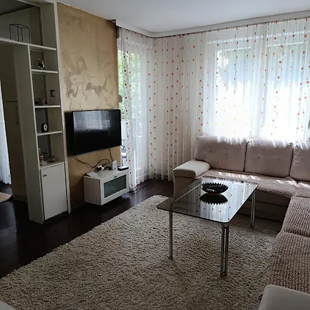 Cozy & Central, 5 Mins To Old Bridge Apartment *